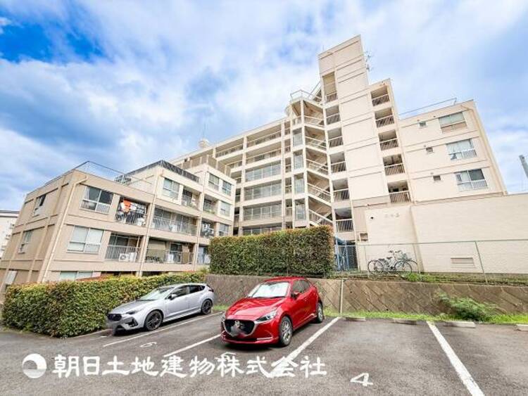 外観 【外観写真】時間のゆとりと空間、暖かな陽光がもたらす光と風を独占してください。