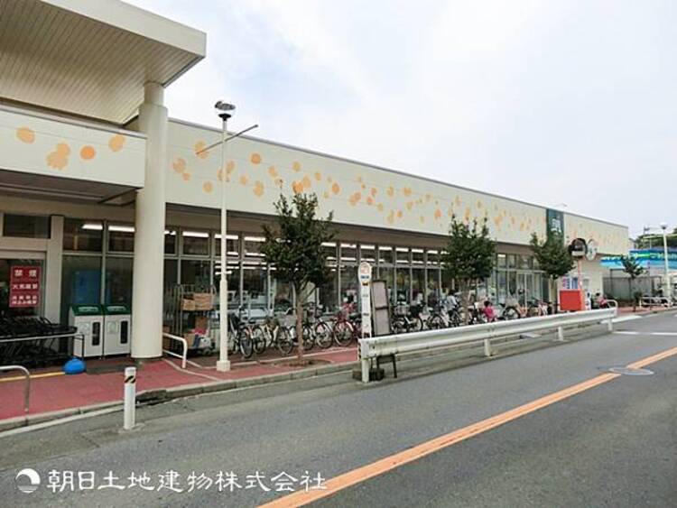 周辺 【ＦＵＪＩ馬場店】1800ｍ　生鮮の鮮度・品質にこだわった良質な食品が揃います。出来立ての惣菜やベーカリーも充実しており、毎日のお買い物に便利なスーパーです。