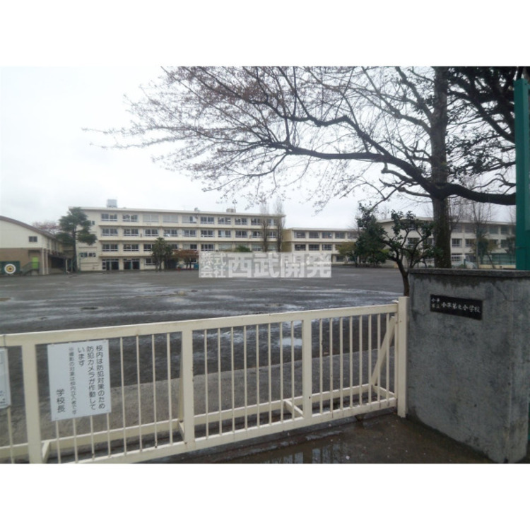 周辺 第九小学校(約650m)