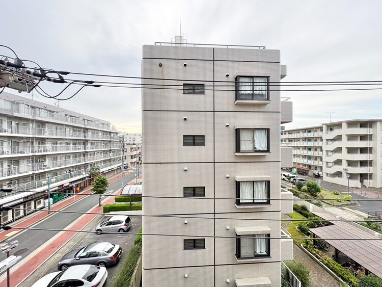 バルコニー 頬をなでる、優しい風を感じることが出来ます。