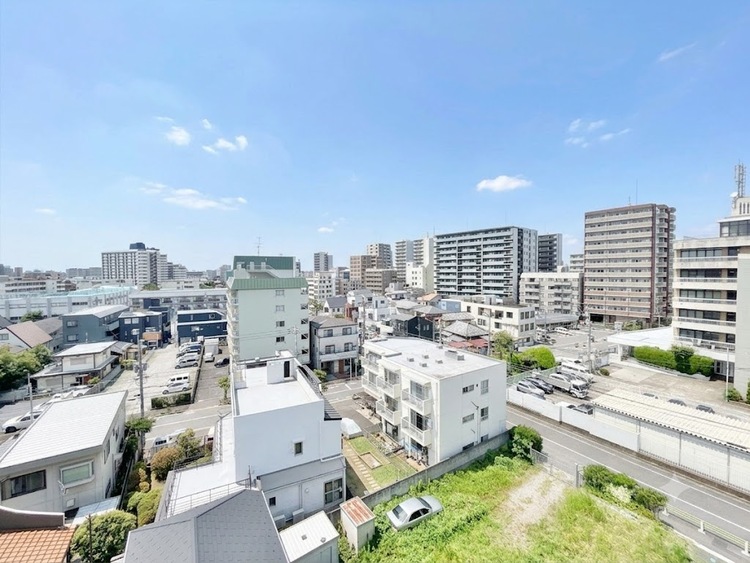 バルコニー 頬をなでる、優しい風を感じることが出来ます。