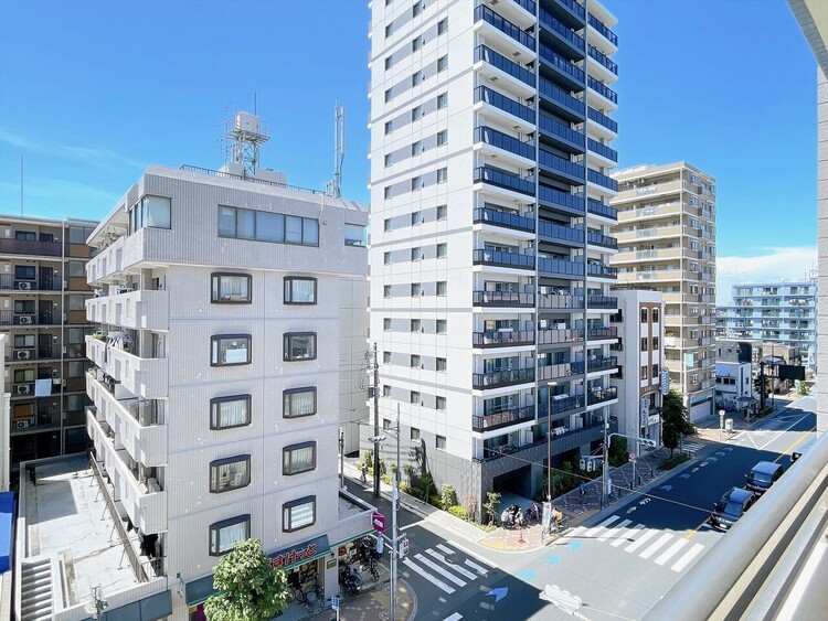 バルコニー 頬をなでる、優しい風を感じることが出来ます。