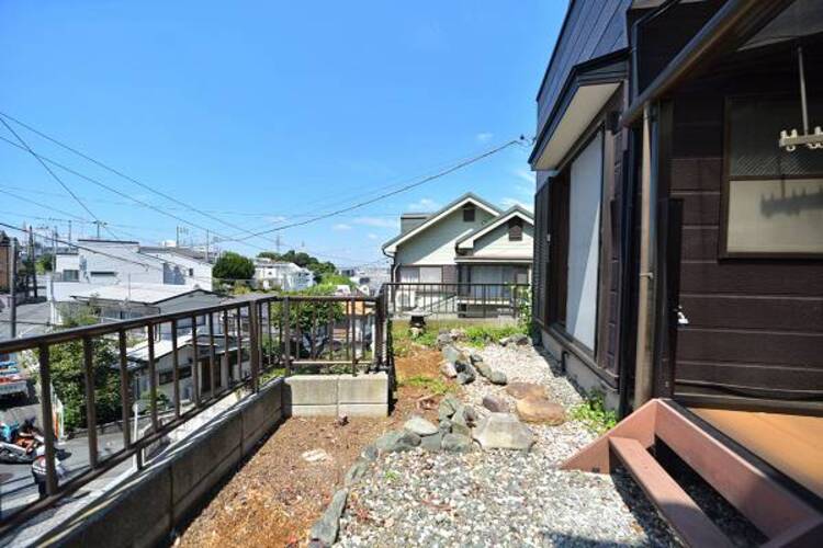 外観 ここから始まる「日常」は大切で貴重な時間。少しでも豊かに、少しでも快適に。そんな想いから生まれた本邸宅は、これから先のお住まいをきっと支えてくれるはずです。