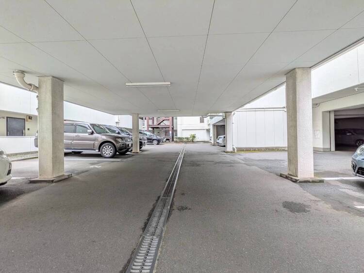 その他 駐車スペースが嬉しいですね。※空き状況は都度ご確認下さい。