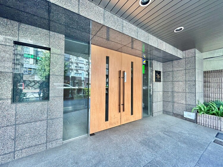 その他 上質感漂う玄関アプローチです。