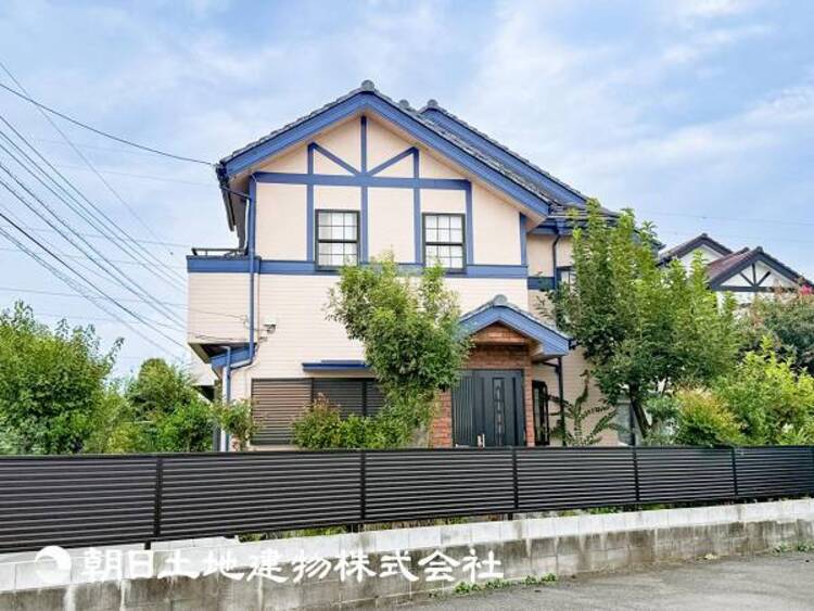 外観 【外観写真】時間のゆとりと空間、暖かな陽光がもたらす光と風を独占してください。
