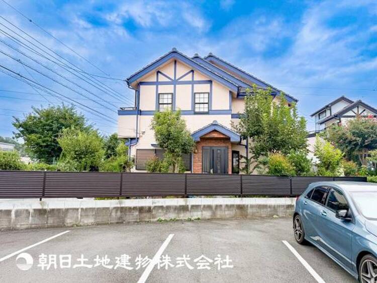 外観 リビングにはみんなが集い、食事や楽しい会話が始まる。