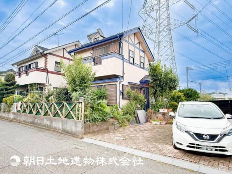 外観 大切な人とともに、心穏やかに過ごすひとときになるリビング。