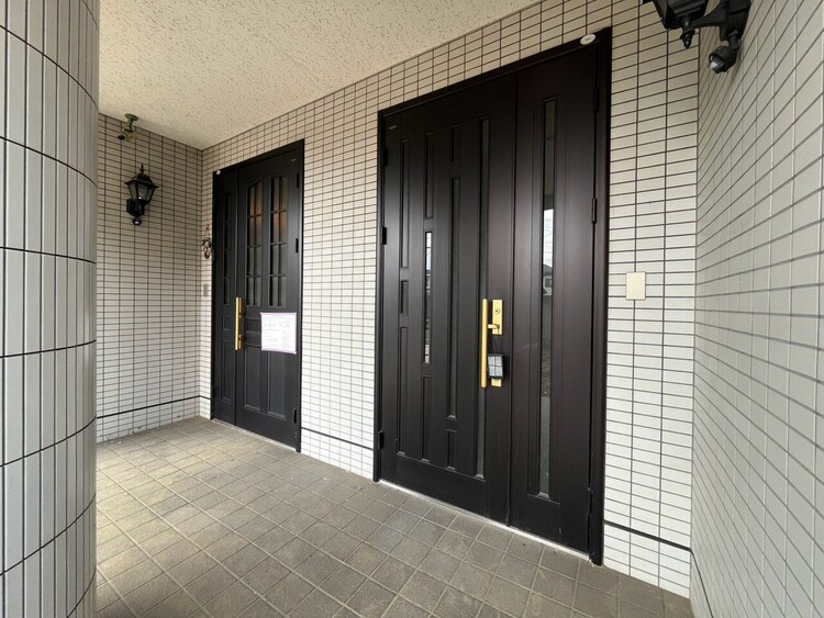 玄関 玄関を開ければ、そこは安らぎのご自宅。