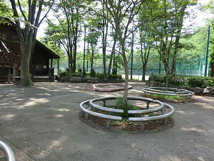 周辺 川島町公園　	460m