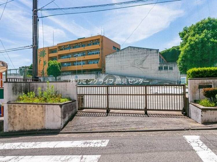 周辺 横浜市立東小学校　690ｍ