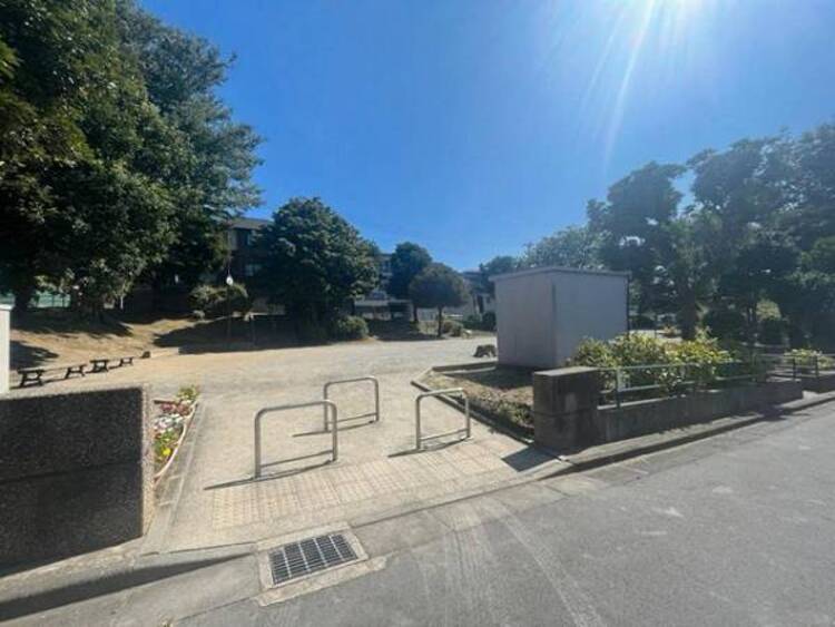 周辺 柏尾町第二公園　2300ｍ
