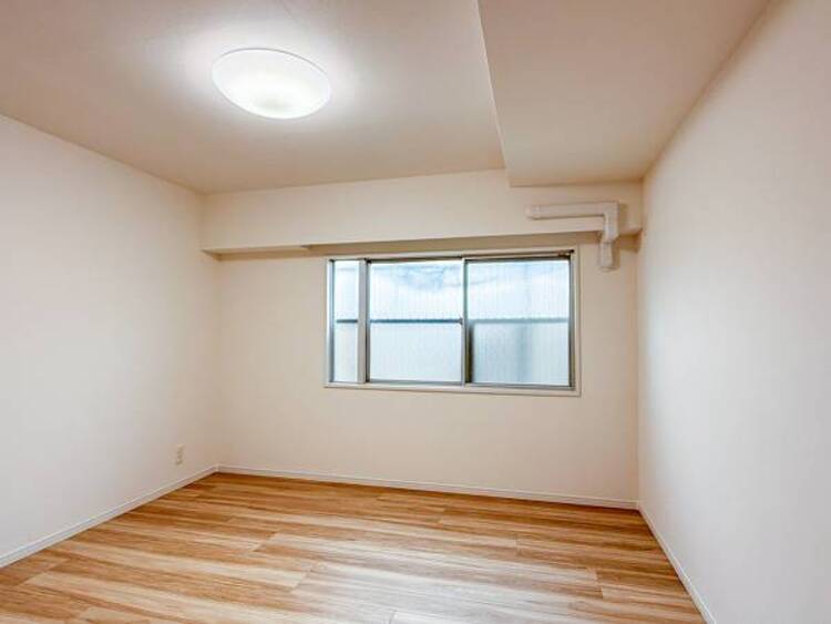 内装 居室内に余計な家具を置く必要がないので、シンプルですっきりとした暮らしが実現しています。