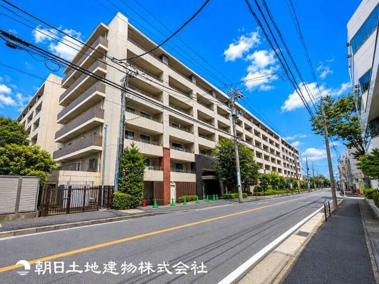 外観 【外観・立地】時代の流行ではなく拘りを貫く。シックなカラートーンで街並みに溶け込む外観は、絶妙なバランスで輝きを放ちます
