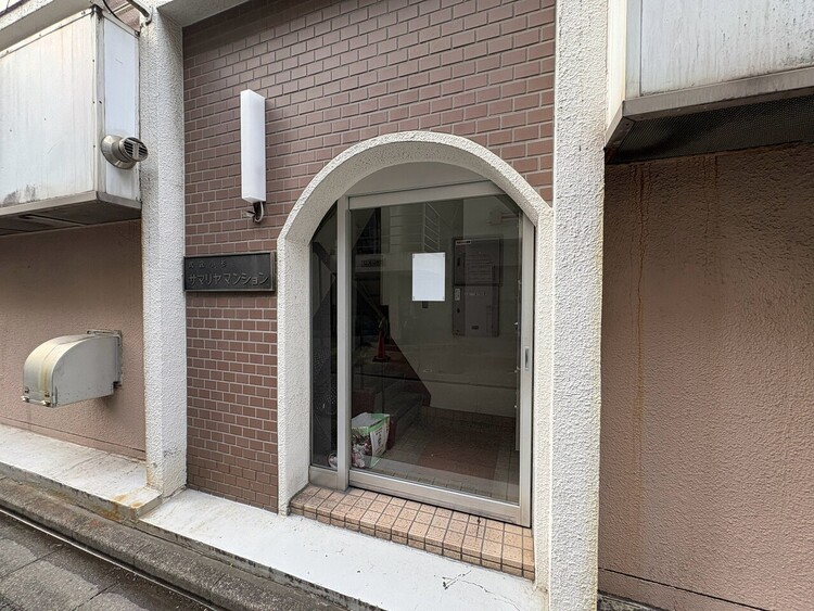 その他 上質感漂う玄関アプローチです。