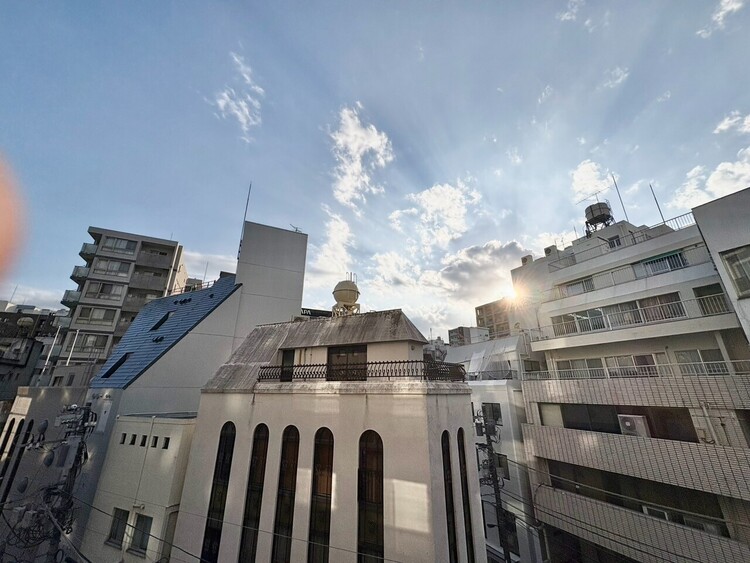 その他 眺望や窓からの景色が良いと、家で過ごす時間も快適です。