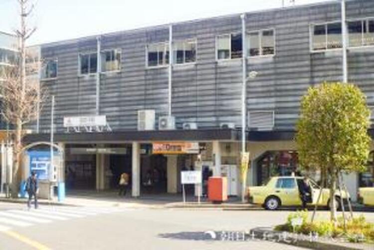 周辺 【宮前平駅】1270ｍ　渋谷駅まで直通約30分とアクセス良好。駅周辺には閑静な住宅街が広がり、スーパーや医療施設が充実。区役所や公園、温浴施設も揃う、子育て世代に優しい穏やかな街です。