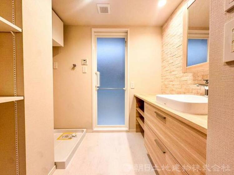 洗面 【洗面・脱衣所】使用頻度の高い場所だからこそ便利な空間に。多人数での使用も考えた便利な空間です