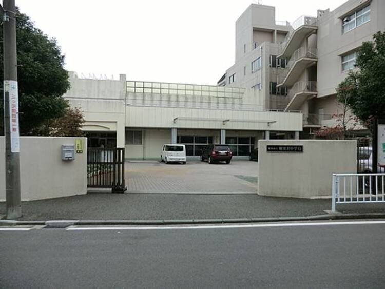 周辺 横浜市立軽井沢中学校まで約600ｍ