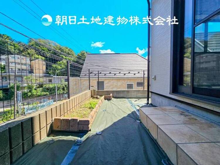 その他 【お庭】プライベート空間になるお庭は、ご家族の団らんの場として最適なスペース。夏場にはご家族やご友人を招待してのＢＢＱやお子様の水遊びも楽しめますね！家族の思い出作りの場として。