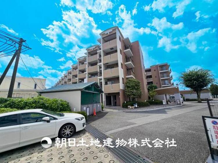 外観 【現地写真】おしゃれな雰囲気や自然の潤い、親しみやすさといった特徴を、街に新たな価値をもたらし続けてくれます。