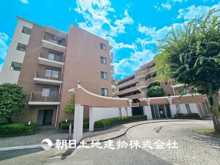 外観 【現地写真】 時間のゆとりと空間、暖かな陽光がもたらす光と風を独占してください。新しい暮らしが始まります。