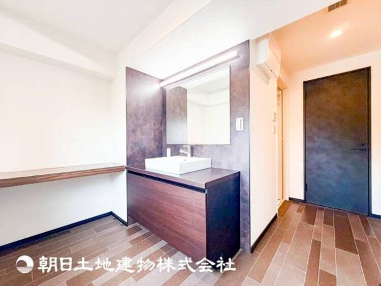 洗面 【洗面化粧台】慌ただしい1日が始まり、充実した1日の終わりを締めくくる洗面所。