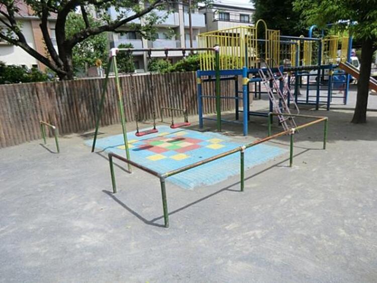 周辺 西霧ヶ谷公園　180ｍ