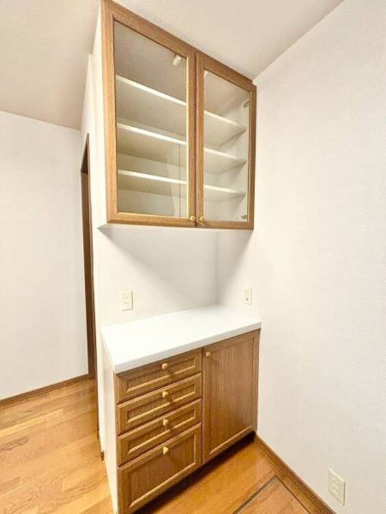 収納 食器のたくさんしまえる食器棚