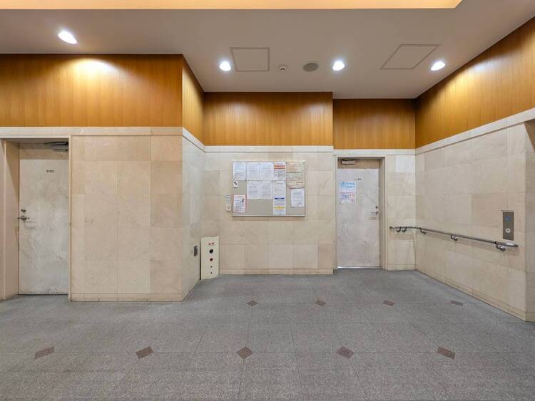 その他 館内は静寂な中が保たれており、管理が行き届いている印象を受けました。