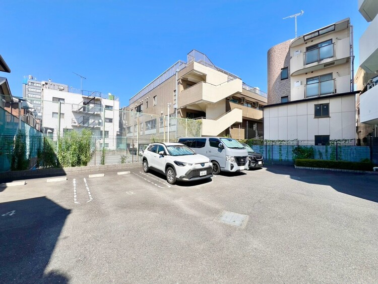 その他 駐車スペースが嬉しいですね。※空き状況は都度ご確認下さい。
