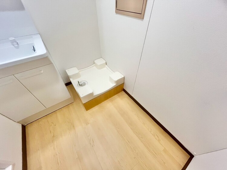 その他 十分な広さの脱衣所。