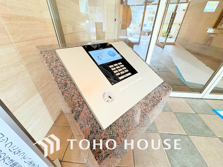 エントランス エントランスはオートロック完備で安心のセキュリティ性