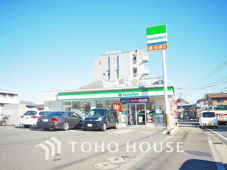 周辺 ファミリーマート 横浜青葉新石川店　距離450ｍ