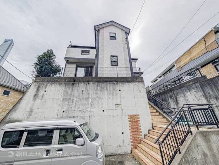 外観 住居中心の街並みが続く閑静な住環境が自慢のひとつです！！！街の雰囲気も大切なファクターですよね！！！戸建てが並ぶ穏やかな街並みの中でゆとりをもった暮らしはかけがえのない贅沢かもしれません。