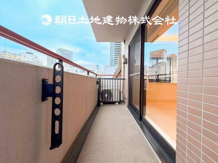 バルコニー 【バルコニー】日々の暮らしの中で当たり前のように光と風を演出してくれるバルコニー、開放的な空間を独占して癒されてください