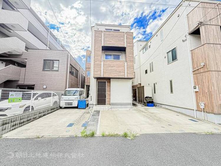 外観 陽射しと心地よい風を感じる開放的な住環境です！快適ですね！！開放感ある日常をゆったり過ごせそうです！開放感や陽当たりは現地で感じたい大切な要素です。周辺の雰囲気も含めて新生活を想像ください！