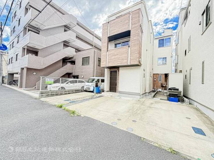 外観 利便性と落ち着きがほどよく調和した住環境で快適な暮らしを！！通勤や買物にもちょうどよさ感じられます！！生活利便と落ち着いた住環境のバランスが魅力です。毎日の暮らしやすさを現地でご確認ください！