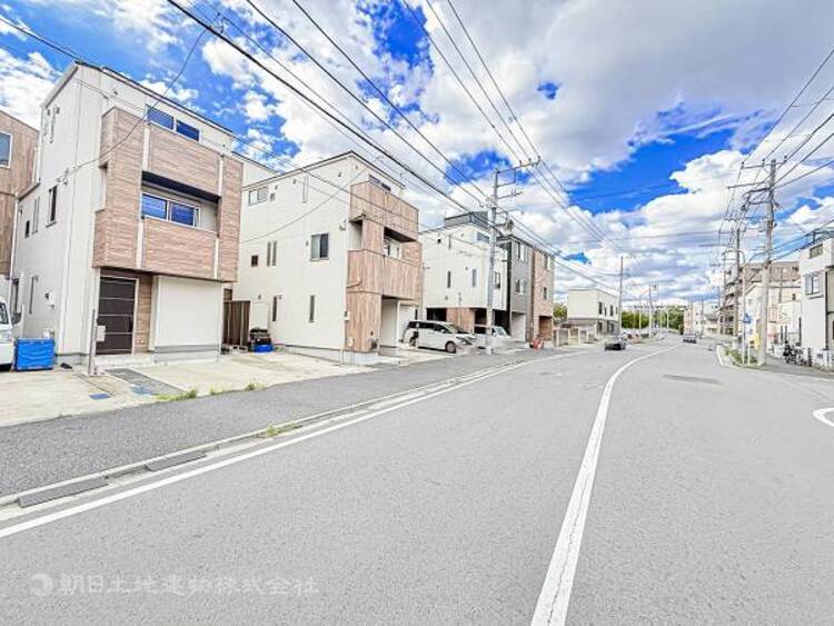 外観 落ち着いた雰囲気の穏やかな住環境、周辺や道路なども魅力です。環境は日々の暮らしの安心感に繋がります。ぜひ現地にて周辺環境や街並みの雰囲気などをご確認ください！！現場でこそ伝わる魅力をご体感ください！！