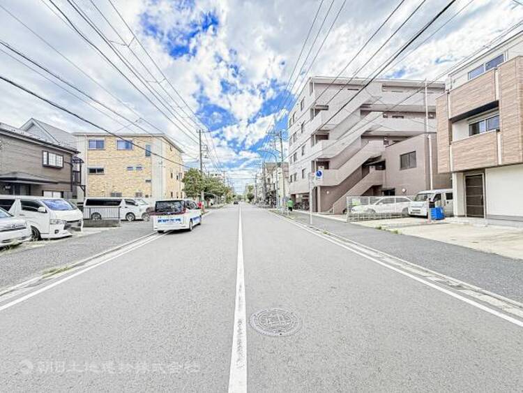 外観 空を広く感じられる開放感が魅力の立地環境がおすすめです！陽射しと風が日々の暮らしを彩ります！！！現地では街並みや道路の雰囲気もご確認いただけます。現地で新生活を想像しながらぜひご覧ください。