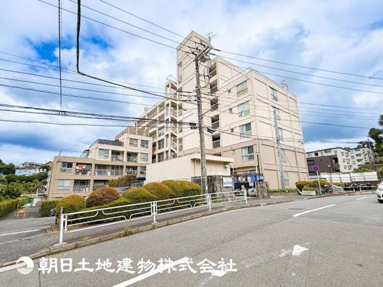 外観 爽やかな空間演出とセンス良く纏められた室内は素敵な寛ぎ空間です。