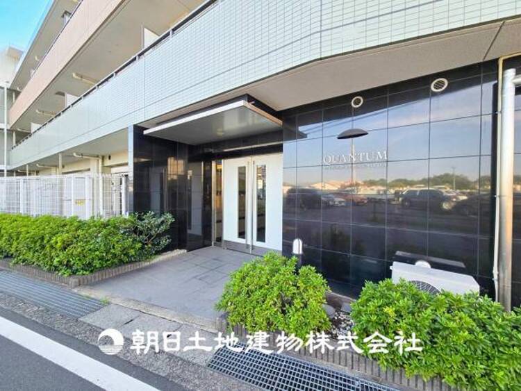 エントランス 【エントランス】明るく開放的なエントランスは毎日の行き帰りを彩ります。