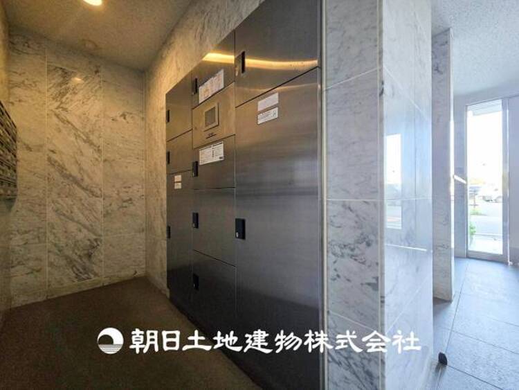 その他 【宅配ボックス】ご不在時にも大切なお荷物を預かってくれる便利な宅配ボックス。