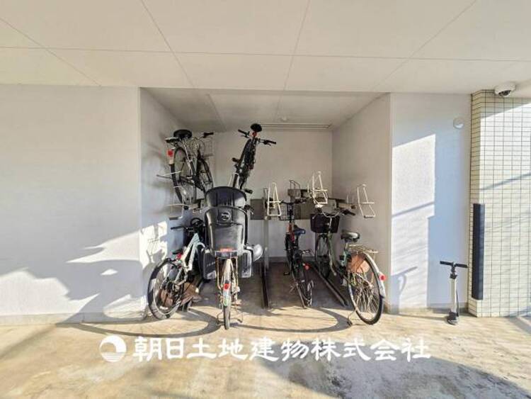 その他 【駐輪場】お子様の自転車など、置き場に困ることはないでしょう。