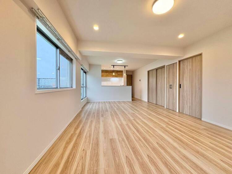 居間 快適に過ごす毎日を求めて、暮らしの中でご自身の「マイホーム」に創り上げてください。
