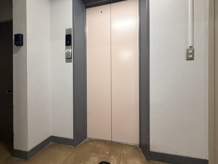 その他 エレベーター完備のため荷物が多くなっても安心。