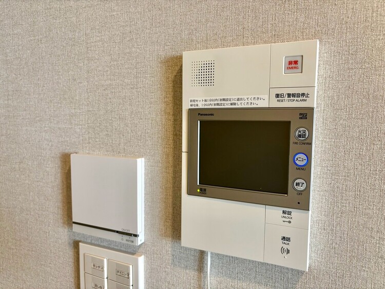 その他 誰が来てもわかる様にモニター付きインターホンを設置。