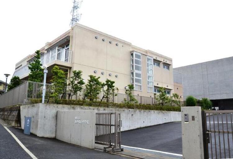 周辺 あかね台中学校まで約671ｍ