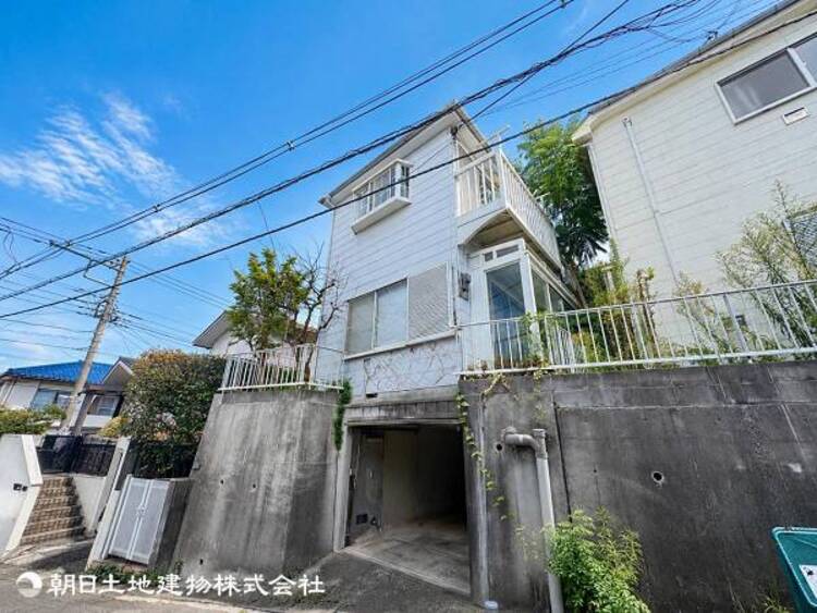 外観 爽やかな空間演出とセンス良く纏められた室内は素敵な寛ぎ空間です。