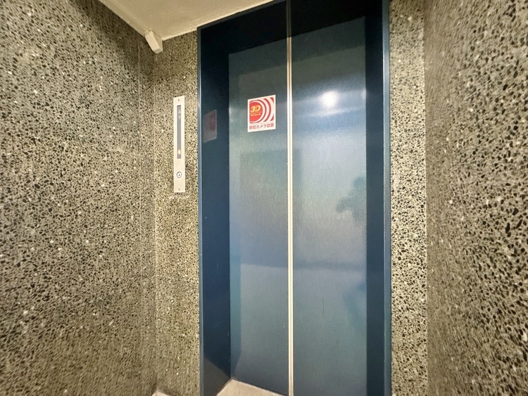 設備 エレベーターの管理も、きちんと行き届いてます。